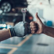 EVO KAKO DA UŠTEDITE NOVAC: Saveti za popravku vašeg automobila za koje ne morate ići kod mehaničara (FOTO+VIDEO)