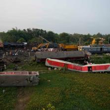 EVO ŠTA JE UZROK STRAVIČNOG SUDARA VOZOVA U INDIJI: Ministar železnice Indije izjavio je da je pronađen osnovni uzrok užasne nesreće