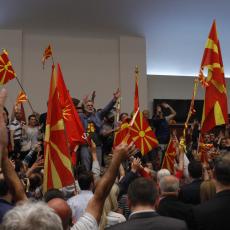 EVROPSKA UNIJA: Nasilje u makedonskom parlamentu je potpuno neprihvatljivo!