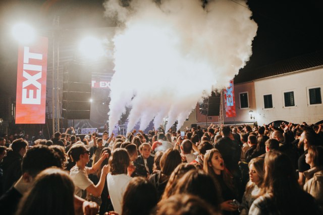 EXIT u Herceg Novom priredio spektakl: Više hiljada ljudi plesalo uz Kleptona i Konstraktu