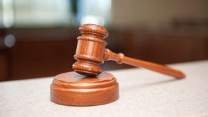 Efektiva traži ukidanje angažovanja advokata u tužbama protiv potrošača
