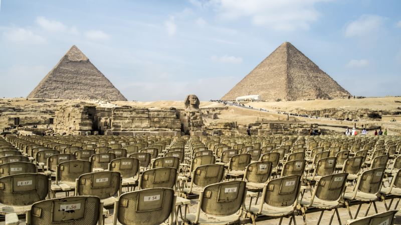 Egipat pozvao Ilona Maska da se uveri ko je gradio piramide