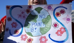 Ekološki aktivisti posuli farbu na ulaz u milansku Skalu