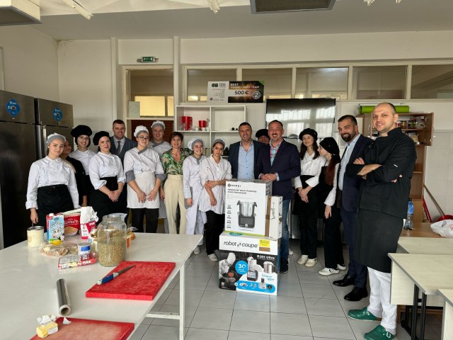 Ekonomsko-trgovinska škola u Smederevu dobila profesionalne kuhinjske aparate