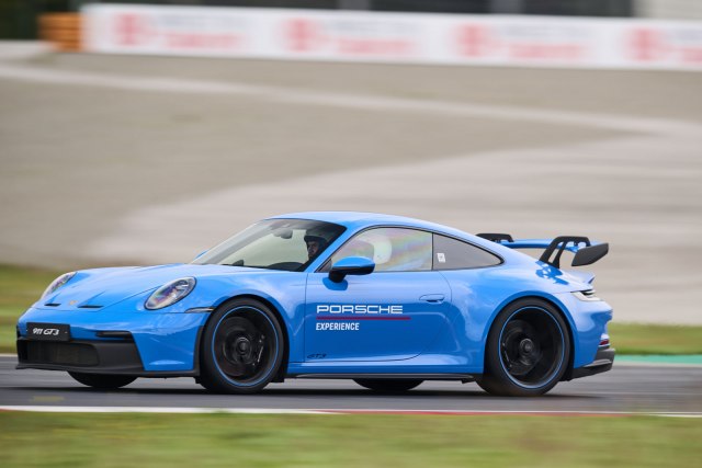Ekskluzivno: Test superautomobila – Porsche On Track