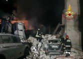 Eksplozija gasa: Srušila se zgrada, ima mrtvih, traga se za decom VIDEO/FOTO