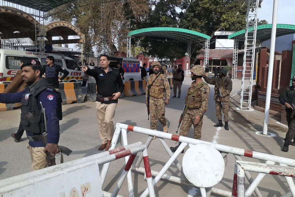 Najmanje 59 žrtava napada na džamiju u Pakistanu, ranjeno 170 ljudi