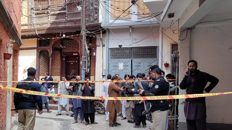 Eksplozija u džamiji u Pakistanu, deseci mrtvih i ranjenih