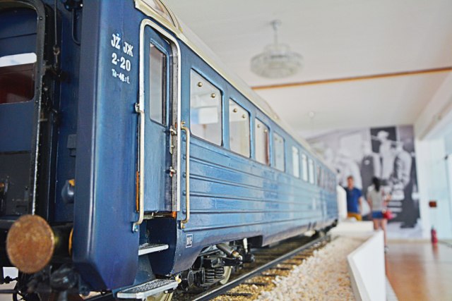 Eksponat ili na šine: Ponovo kreće Titov Plavi voz?