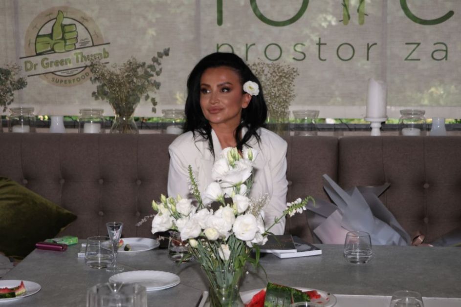 Elegantno, moćno i sa stavom: Kombinezon Andreane Čekić sve dame žele u garderoberu FOTO