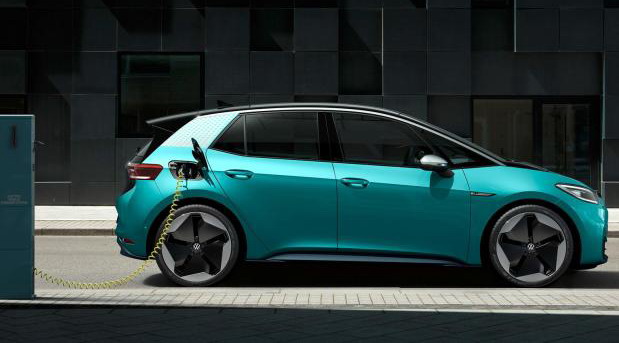 Električni automobili nakon dve godine gube više od pola svoje vrednosti