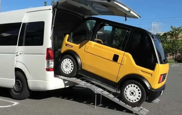 Električni japanski Mibot staje u kombi, košta 6.000 evra