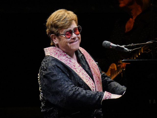 Elton Džon pušten na kućno lečenje nakon što je hospitalizovan
