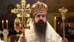 Eparhija šabačka: Lažne i zlonamerne tvrdnje da je studentima zabranjeno da uđu u portu crkve