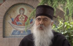 
					Episkop Irinej: U Crkvi ne postoji delikt političkog mišljenja, vladika Maksim nije olako razrešen 
					
									