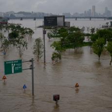 Epski potop u Južnoj Koreji odneo nove žrtve: Nestalo sedam pripadnika službe za spasavanje (VIDEO)