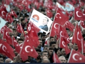 Erdogan opet na čelu partije, tuča pristalica da ga vide