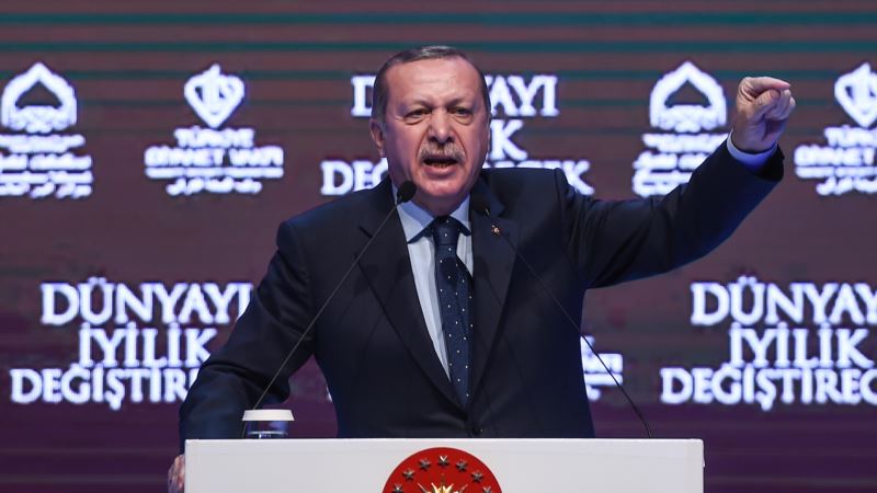 Erdogan osudio Angelu Merkel zbog njene podrške Holandiji 