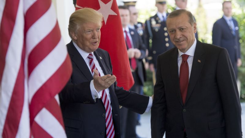 Erdogan u Bijeloj kući – gost kojem se jedino Tramp raduje