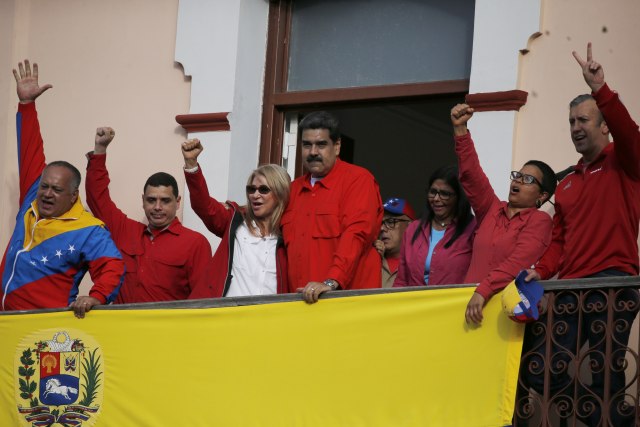 Brate Maduro, glavu gore, uz tebe smo