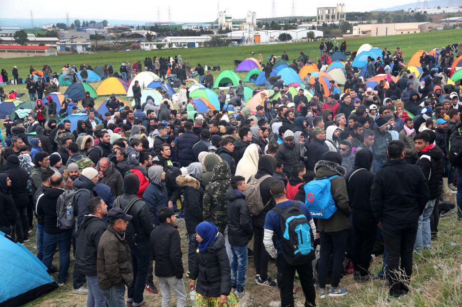 Turska neće zaustavljati migrante koji su krenuli ka Evropi; Grčka zatvorila granice