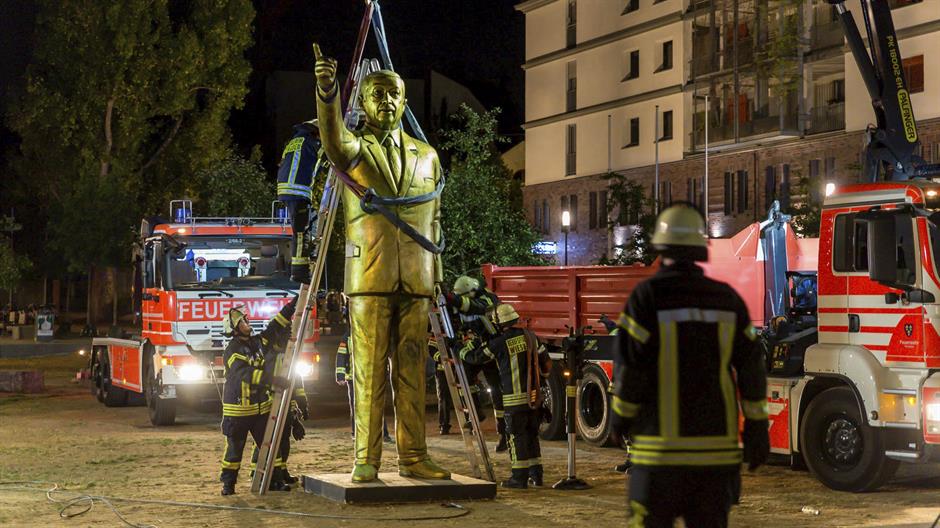 Erdoganova statua u Vizbadenu uklonjena zbog bezbednosti