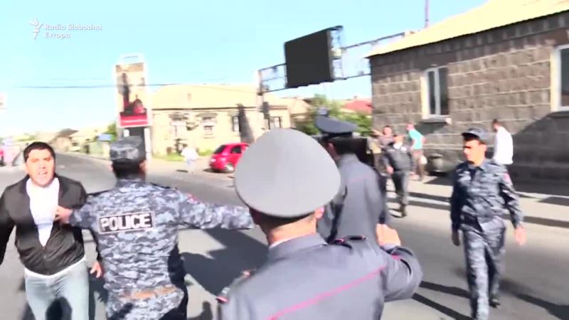 Erevan: Blokada puta za aerodrom