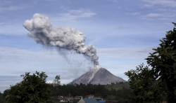Erupcija vulkana na Javi, povredjeno 10 ljudi