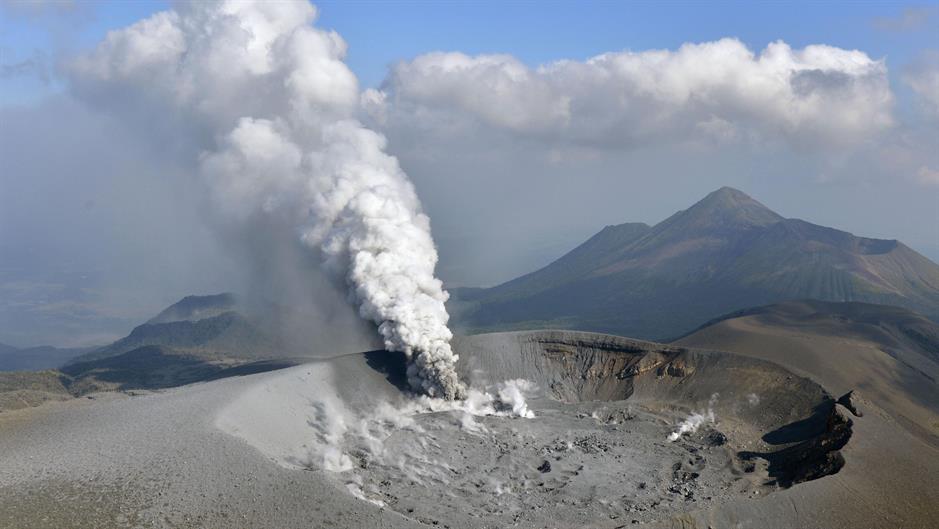 Erupcija vulkana u Japanu, pepeo pokrio četiri grada