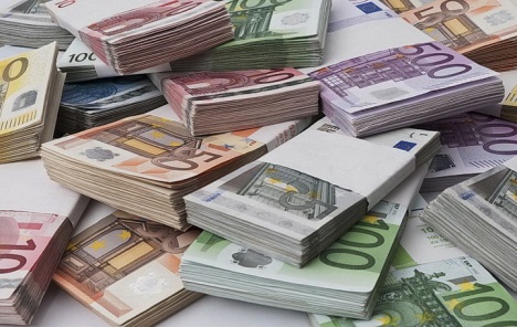 Euro ojačao unatoč popuštanju monetarne politike ECB-a