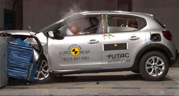 EuroNCAP crash test: Audi Q5, Citroen C3, Fiat 500, Ford Ka+, Land Rover Discovery i Toyota C-HR