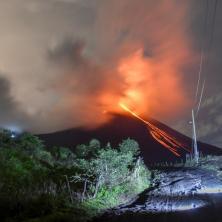 Evakuisano najmanje 800 ljudi nakon erupcije vulkana u indonežanskoj provinciji