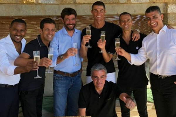 Evo kada Ronaldo stiže u Juventus! (foto)