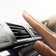 Evo kada ne treba uključivati klimu u automobilu: Deluje bezazleno, ali može skupo da vas košta