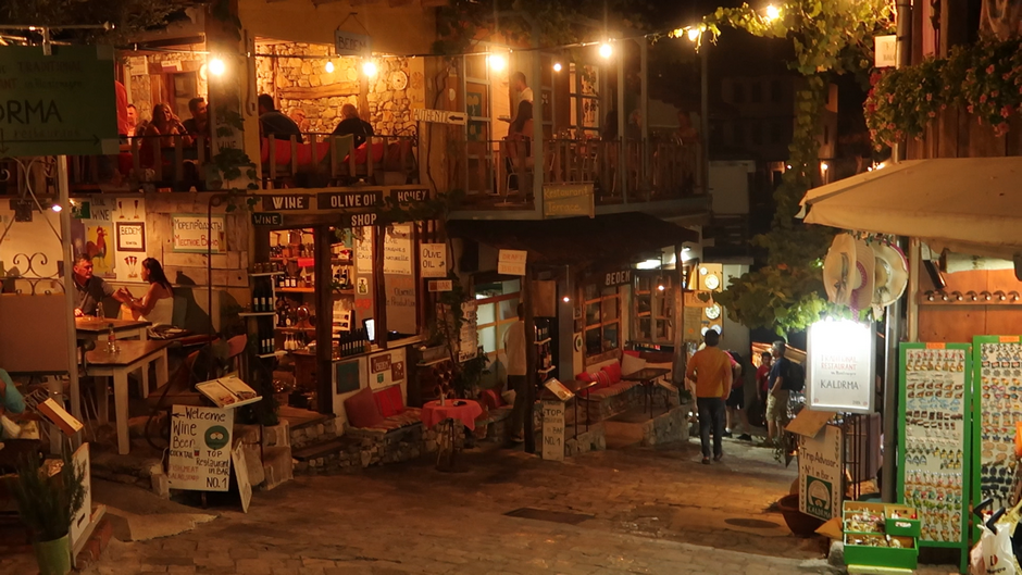 Evo kako izgleda noćni život u Baru! (VIDEO)