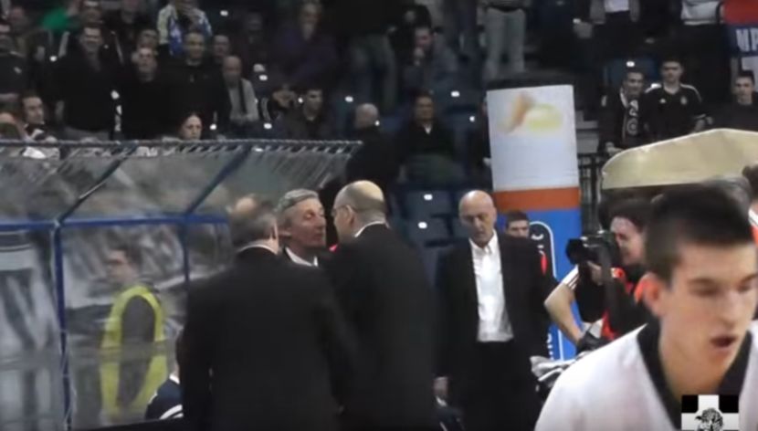 Evo kako je Dule Vujošević reagovao kad su Grobari vređali Karija Pešića (VIDEO)