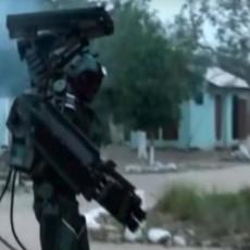 Evo kako zbuniti neprijatelja: Da li je ovo najluđi borbeni egzoskelet ikada napravljen? (VIDEO)