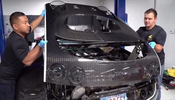 Evo zašto promena ulja na Bugatti Veyronu košta 21.000 dolara