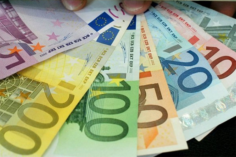Evro u ponedjeljak 118,15 dinara