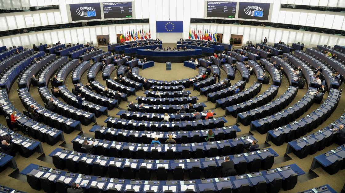 Evropski parlament traži od Srbije da uvede sankcije Rusiji