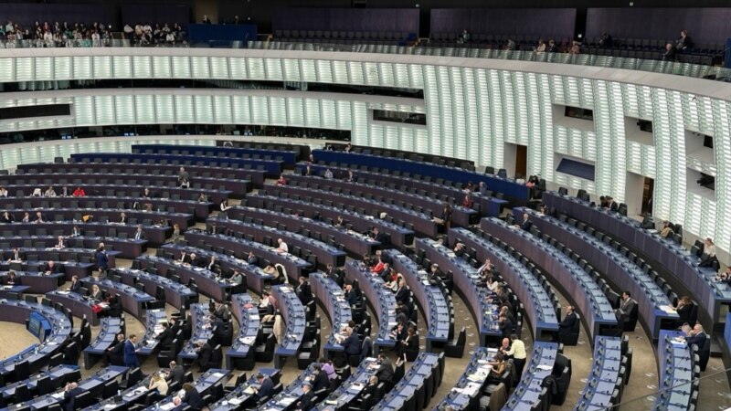 Evropski parlament u rezoluciji osudio bliske veze Srbije sa Rusijom