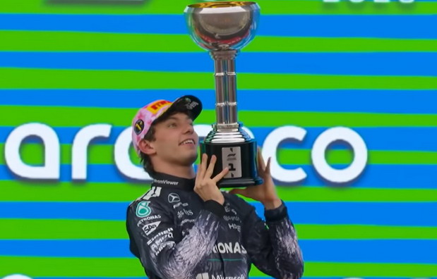 F1: Antoneli osvojio Suzuku i postao najmlađi broj jedan