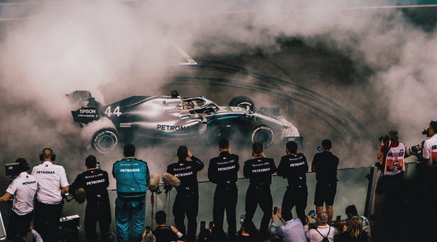 F1: Hamilton pobedom u Abu Dabiju začinio titulu