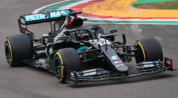 F1: Hamilton pokorio Imolu, Mercedes već šampion