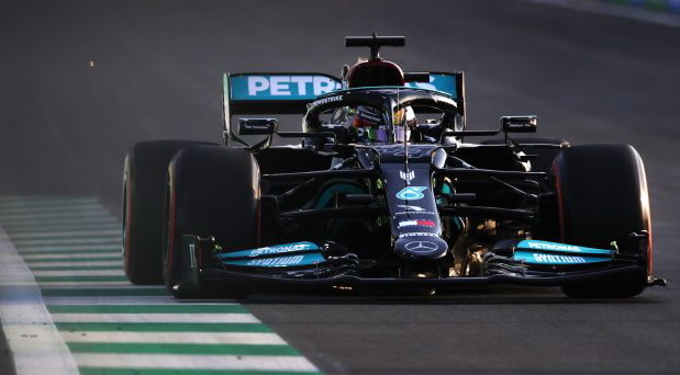 F1: Hamiltonu pol na poklon od Ferstapena