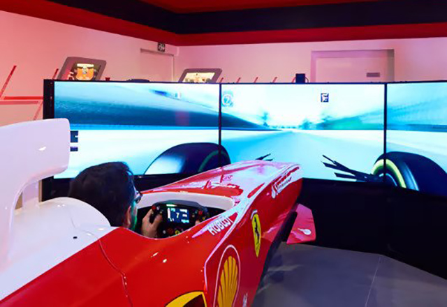 F1 simulator će vam uzburkati krv u žilama dok se borite za pol poziciju