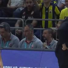 FENERBAHČE RUTINSKI SLAVIO, ALIMPIJEVIĆ PRAVIO HAOS: Bivši trener Zvezde zaradio isključenje u ubedljivom porazu svog tima