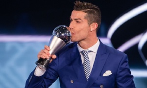 FIFA izabrala: Najbolji na svetu je Ronaldo, Mesi nije ni došao na ceremoniju! (FOTO, VIDEO)