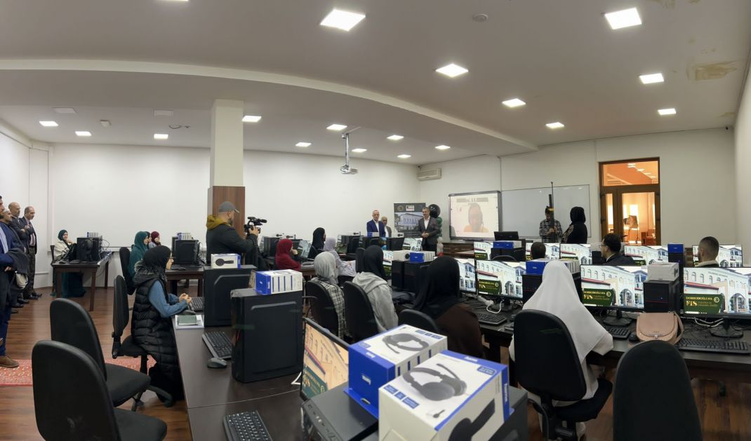 FIS opremljen savremenim računarskim kabinetom za učenje arapskog jezika
