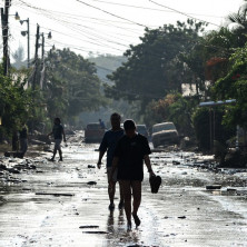 FLORIDA SE SPREMA ZA OPŠTU EVAKUACIJU: Čak 20 miliona ljudi u opasnosti, stiže strahovita RUŠILAČKA tropska oluja - IDALIJA! (VIDEO)